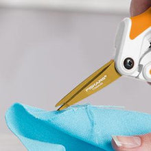 Load image into Gallery viewer, Titanium blade coating is three times harder than steel and resists wear, scratches and corrosion.