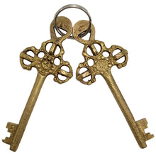 Load image into Gallery viewer, Solid Brass Lion Padlock with 2 Keys, Beautiful Fully Functional Lock, Sturdy Eye-Catching Shiny Gold Color with Detailed Design