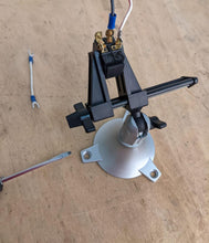Load image into Gallery viewer, PanaVise "Junior" Miniature Vise (201)