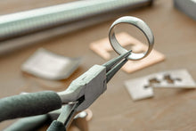 Load image into Gallery viewer, SE 5&quot; Mini Round Nose Pliers, Spring Loaded with Insulated Grip Handle (LF05)
