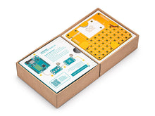 Load image into Gallery viewer, Official Arduino Plug and Make Kit - The New Arduino Starter Kit for Beginners - Easiest Kit to Build Connected Projects - Make Technology It&#39;s Fun (AKX00069)
