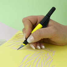 Load image into Gallery viewer, ProEdge #17 Non-Roll Art Knife for precision cutting, trimming &amp; stripping (12017)
