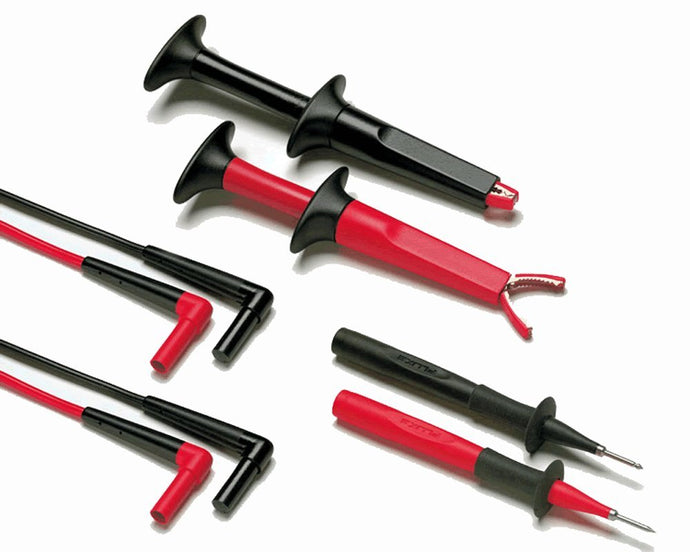 3 test leads (red, black, green) connected to low-leakage probes | 3 alligator clips (red, black, green) | 2.6m lead length | 26mm maximum jaw opening | Replacement test lead set for the fluke 1550B MegaohmMeter