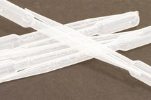 Load image into Gallery viewer, 300 Pack Plastic Transfer Pipettes 3mL, Graduated to .5mL
